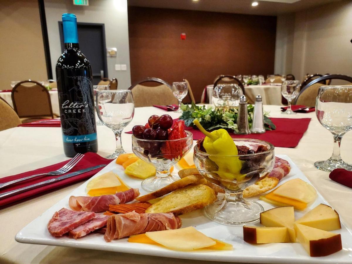 Holiday Inn Clarkston - Lewiston By Ihg Екстериор снимка
